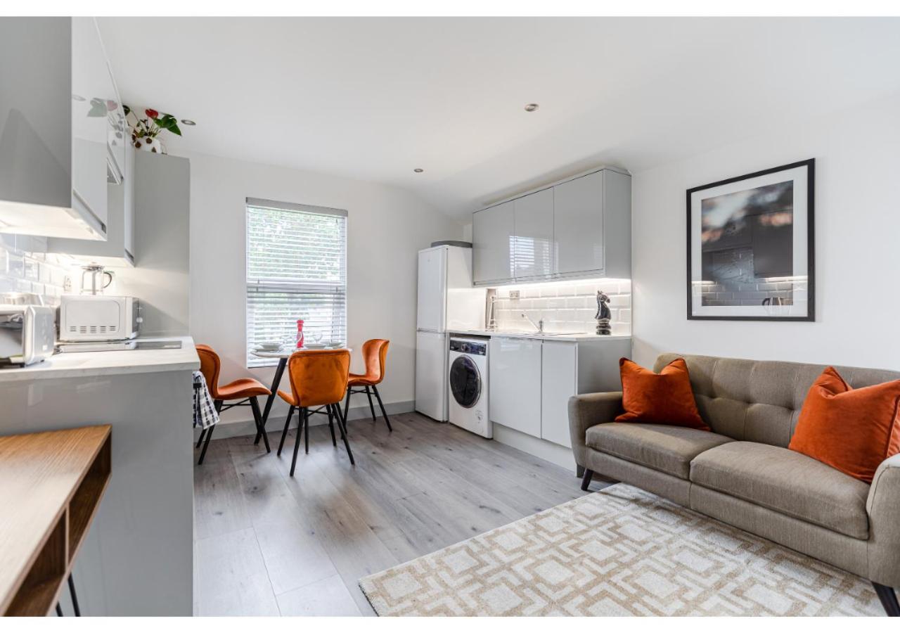 Cozy And Stylish 2 Bedroom Flat In Greater Apartamento Londres