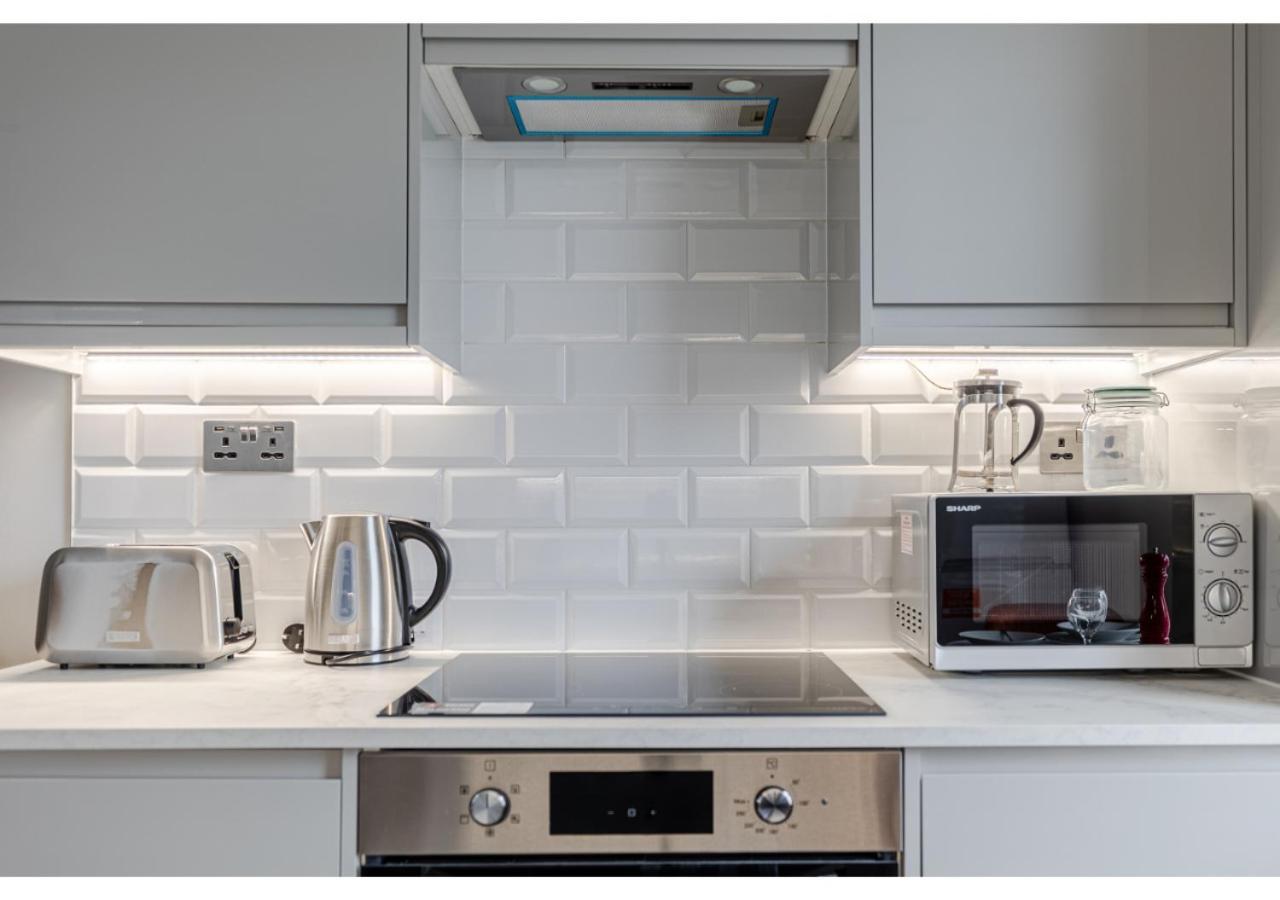 Cozy And Stylish 2 Bedroom Flat In Greater