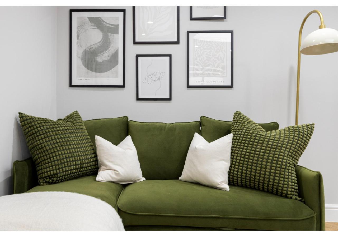 Conveniently Situated - Luxuriously Furnished! Londres
