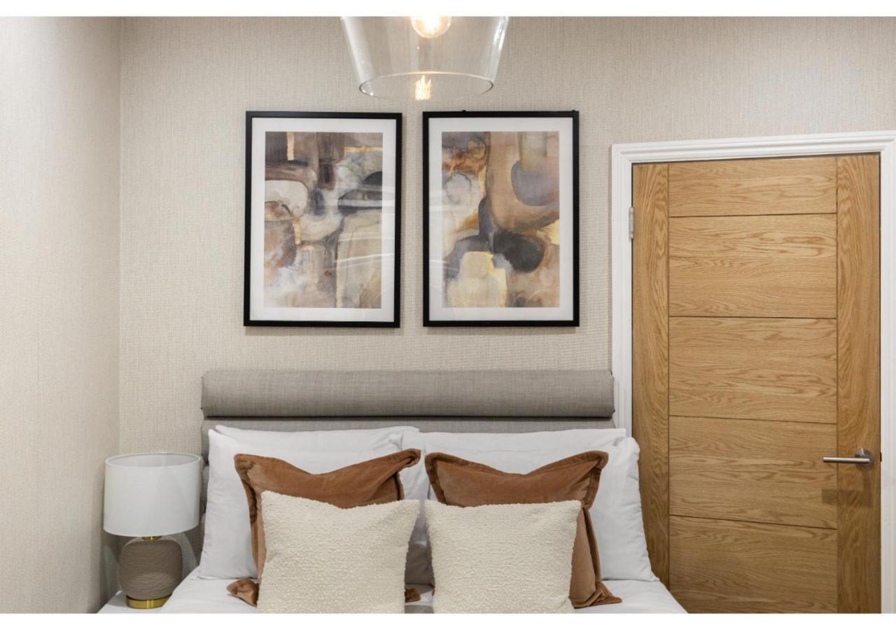 Conveniently Situated - Luxuriously Furnished! Appartement Londres