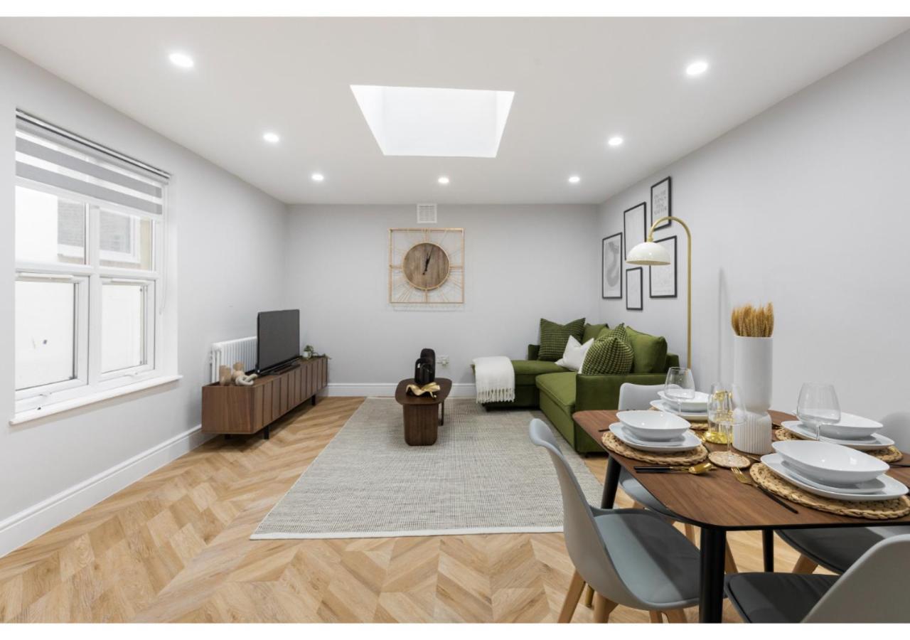 Conveniently Situated - Luxuriously Furnished! Appartement