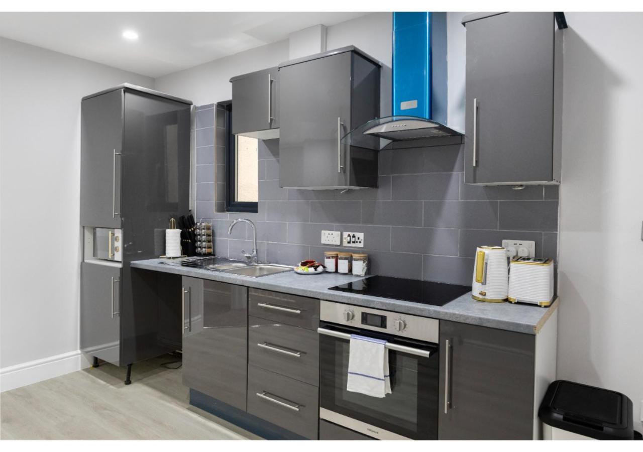 Conveniently Situated - Luxuriously Furnished! * Londres