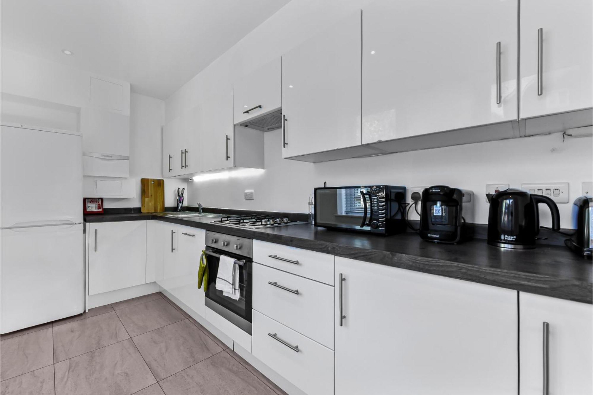 Appartement Charming And Modern 2 Bedroom Flat *