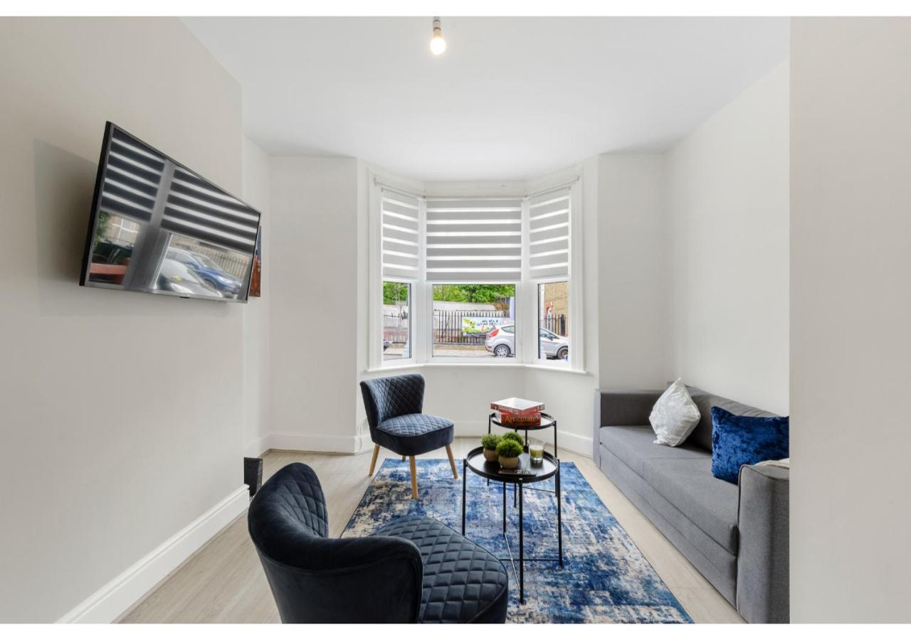 Apartment Serenity, Scenery, Shopping, & Sports London