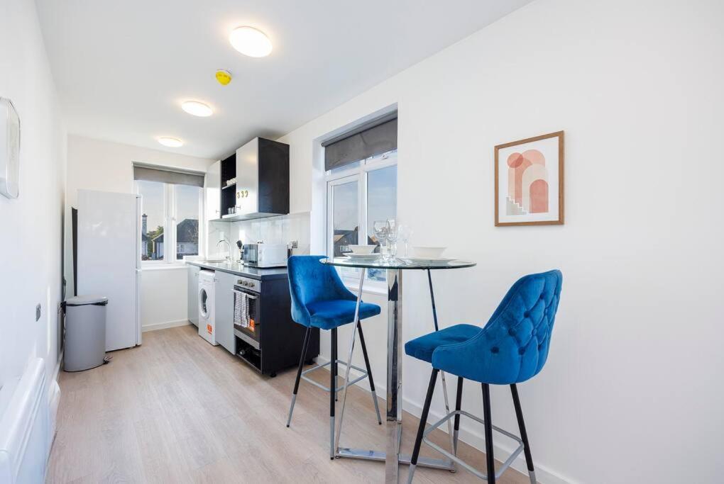North West Studio By Av Short Lets * Londres