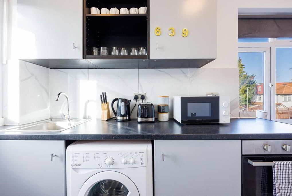North West Studio By Av Short Lets Appartement *