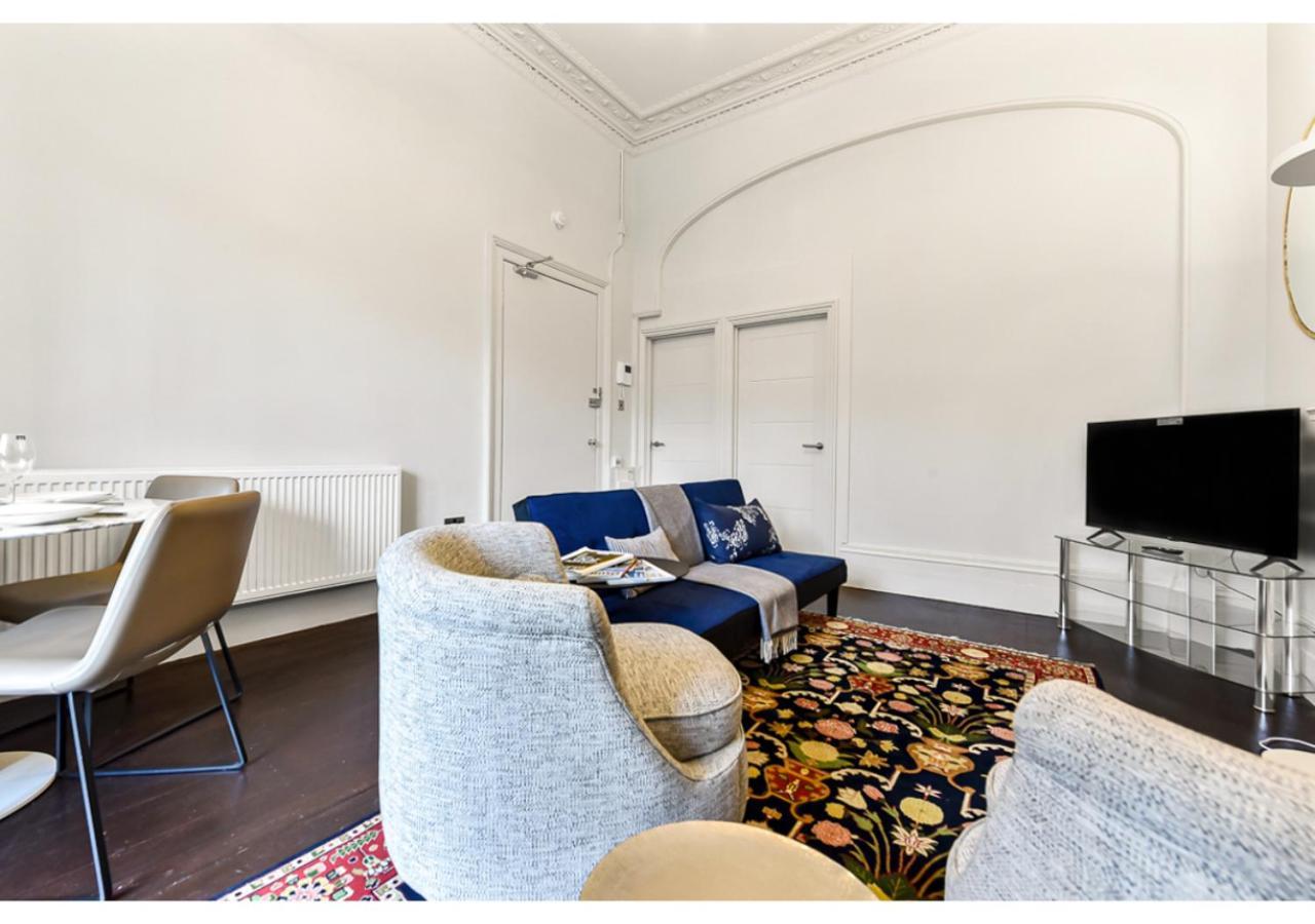 Upscale Urban Haven: Luxury Flat Apartment *