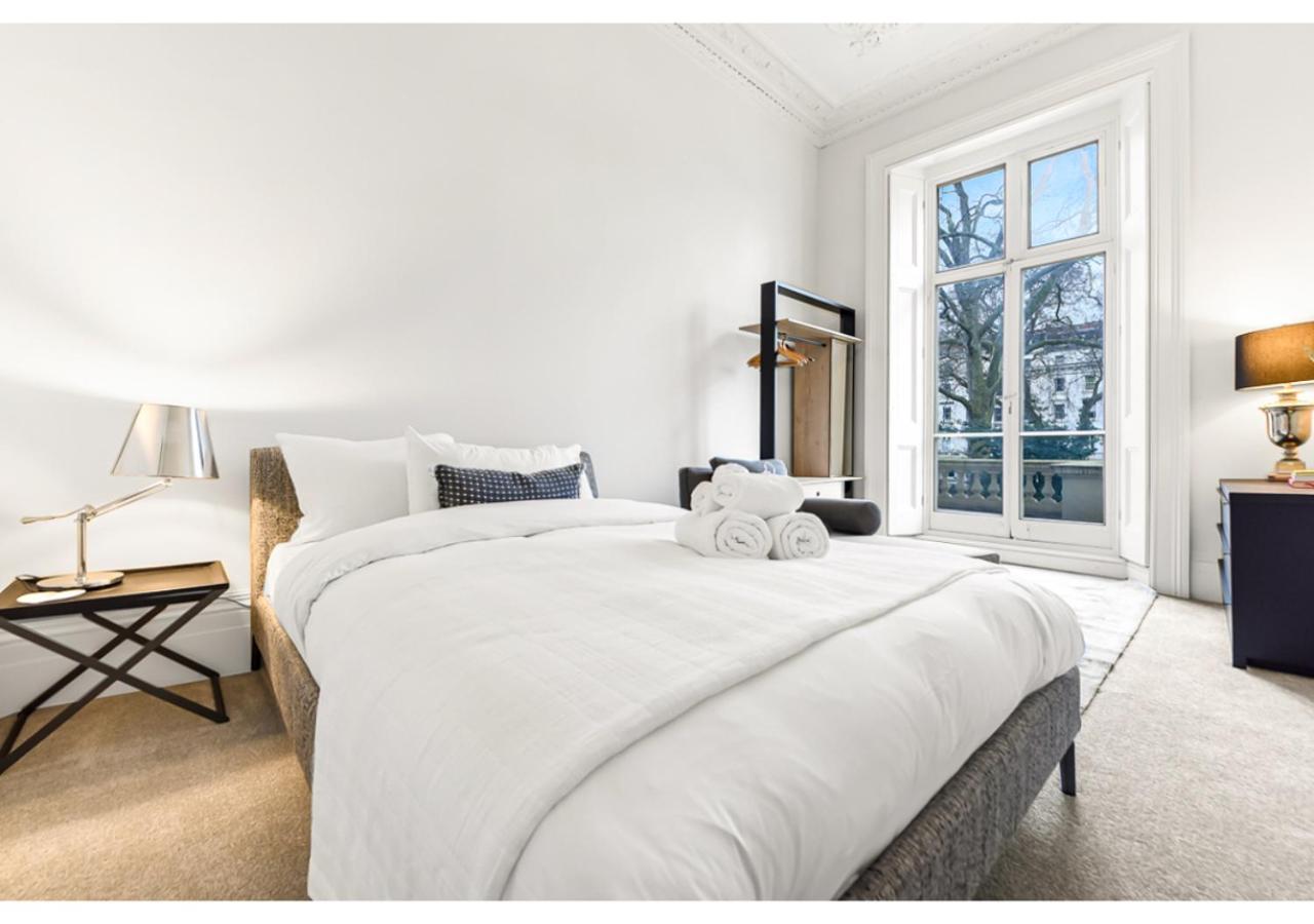 Upscale Urban Haven: Luxury Flat