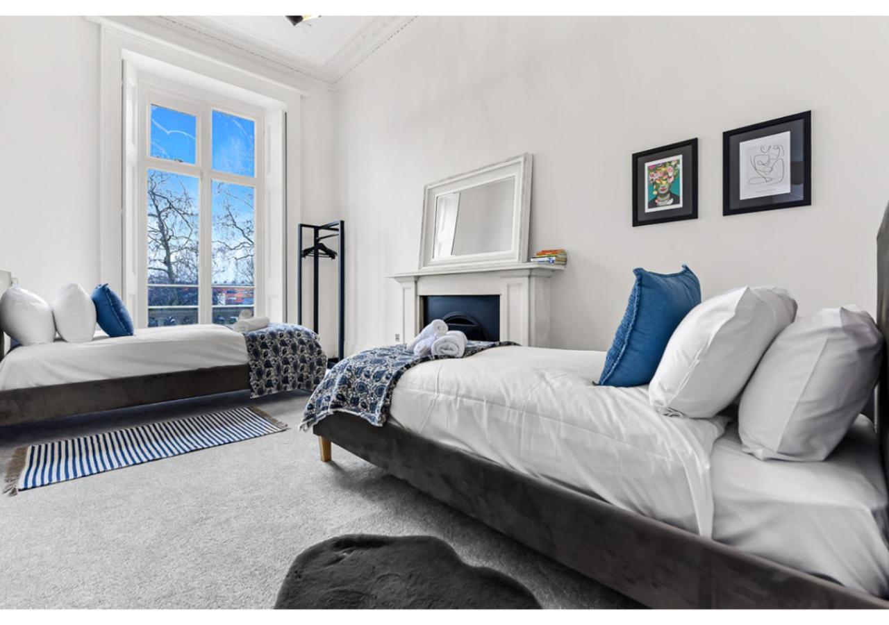 Upscale Urban Haven: Luxury Flat *