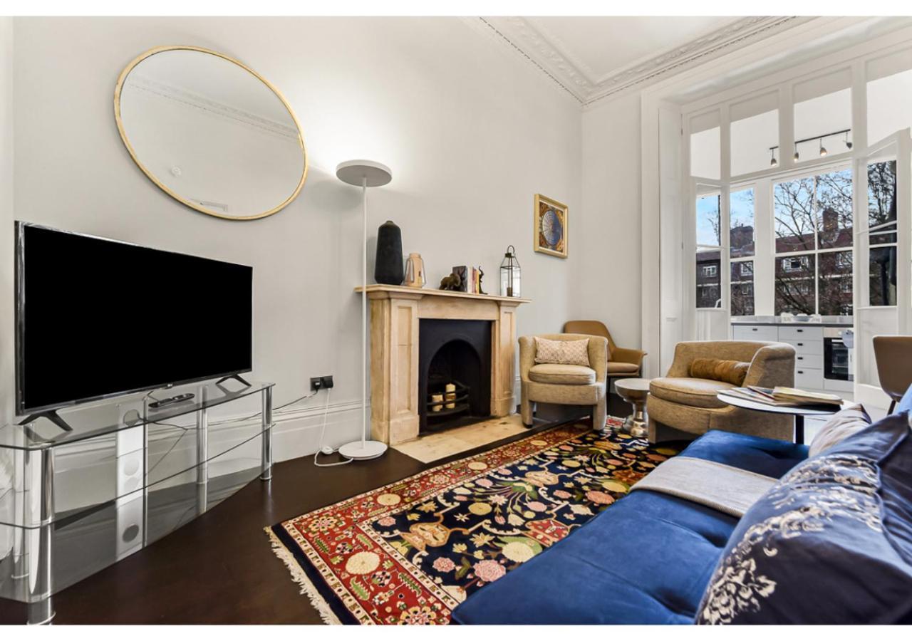 Upscale Urban Haven: Luxury Flat *