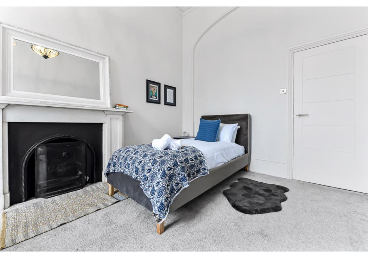 Apartment Upscale Urban Haven: Luxury Flat London