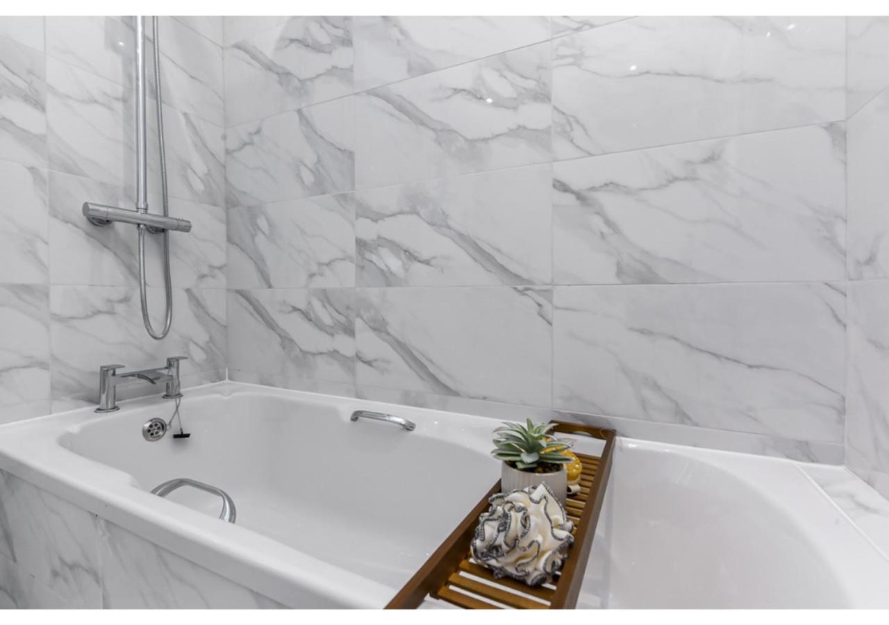 Apartamento Modern Comforts 2 Bd Flat - Sleeps 5