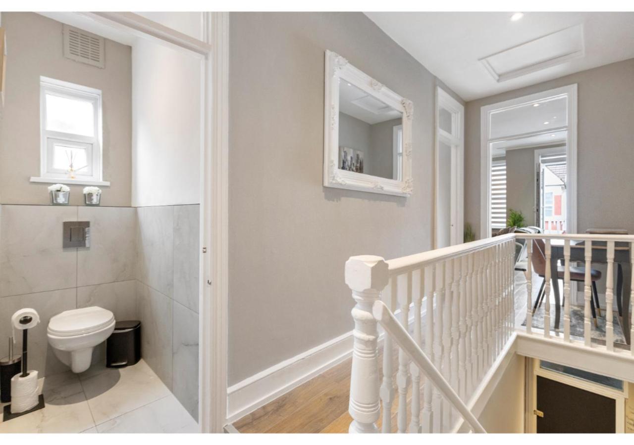 Chic & Radiant Retreat In Harringay Ladder * Londres
