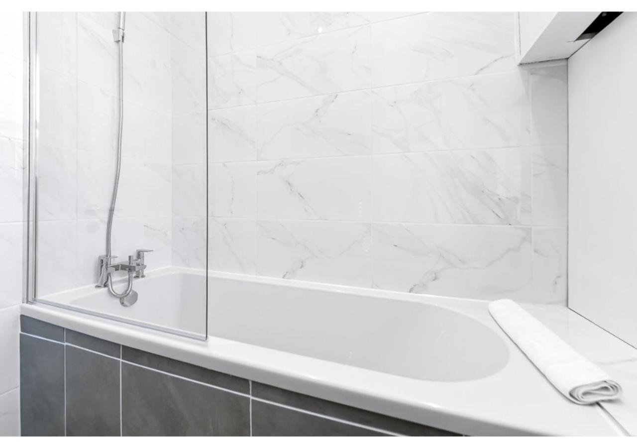 New And Modern Flat In London! Londres