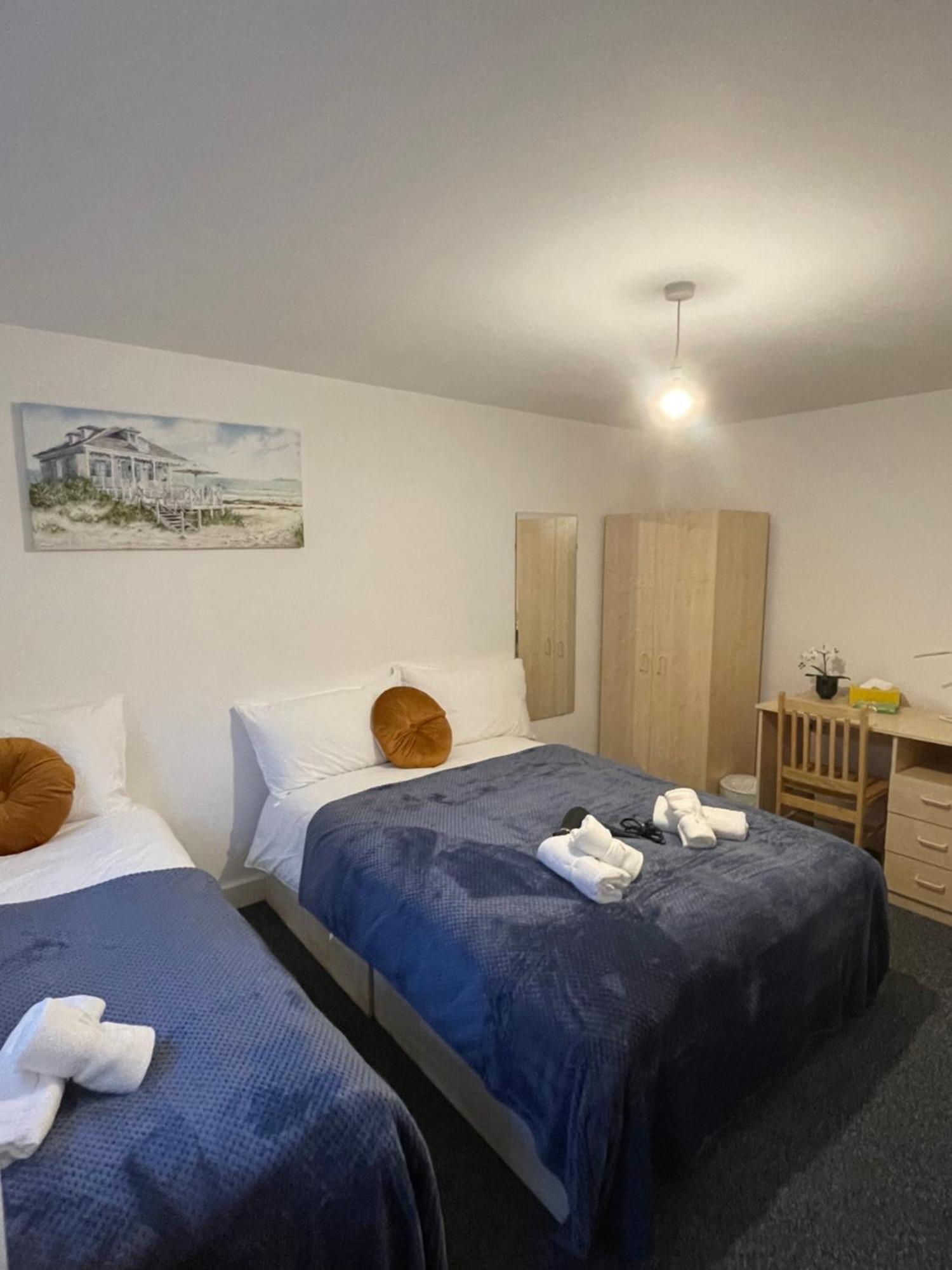 Lovely Triple And Quadruple In Euston & Square In Londres