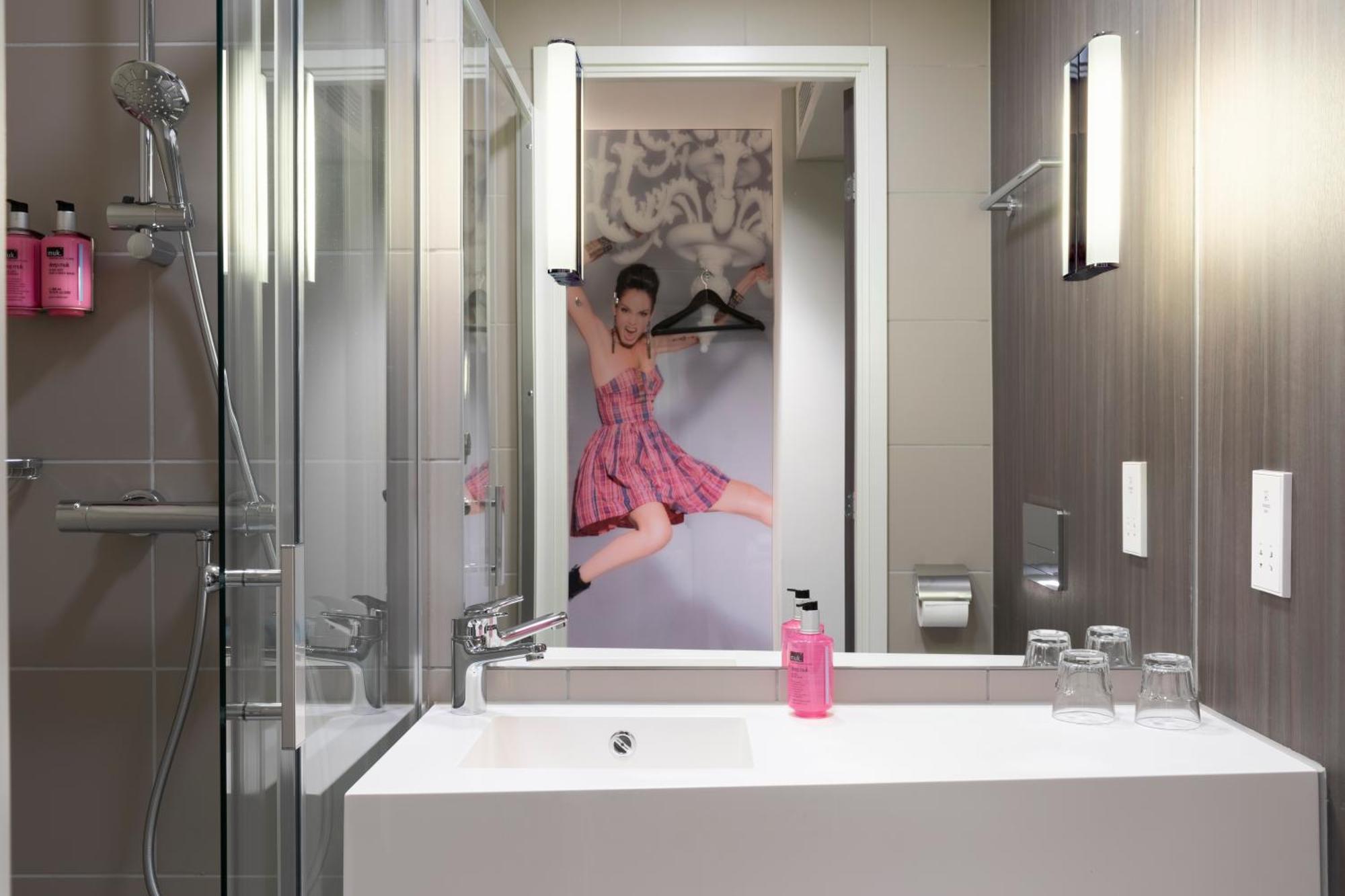 Moxy Excel Hotel Londen