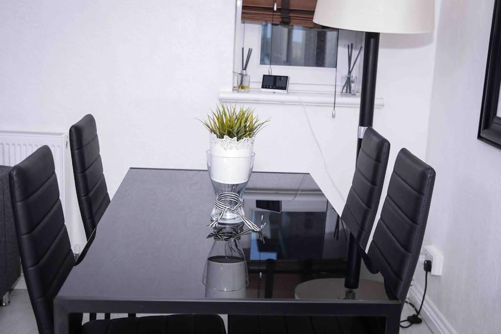 Appartement Two Bedroom Unit *