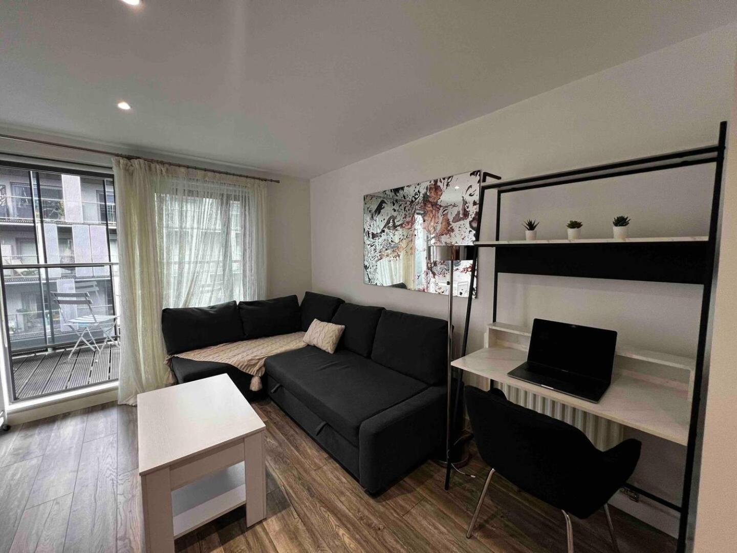 Stylish 1-bed Flat With Sofa-bed In Londres
