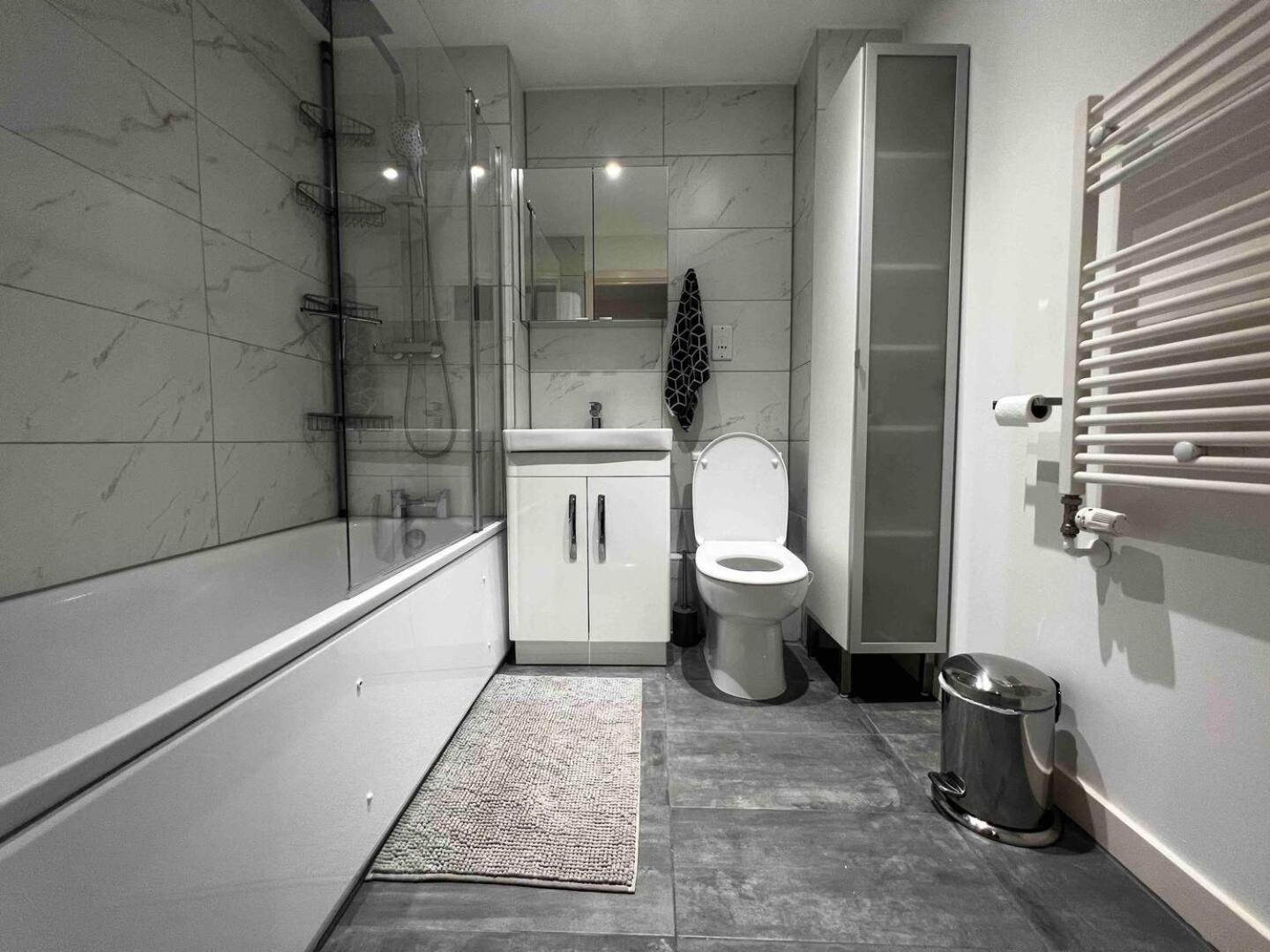 Apartamento Stylish 1-bed Flat With Sofa-bed In *