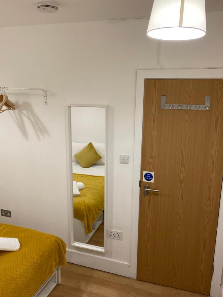 Private Near Euston Station, Londres