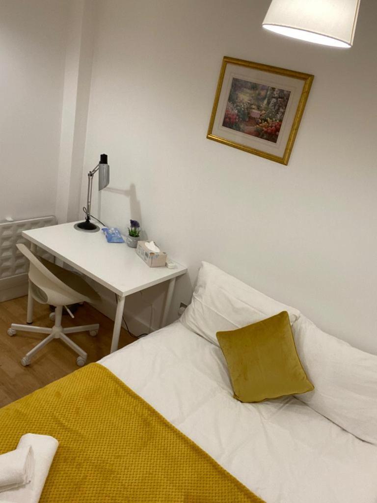 Private Near Euston Station, Habitación en casa particular *