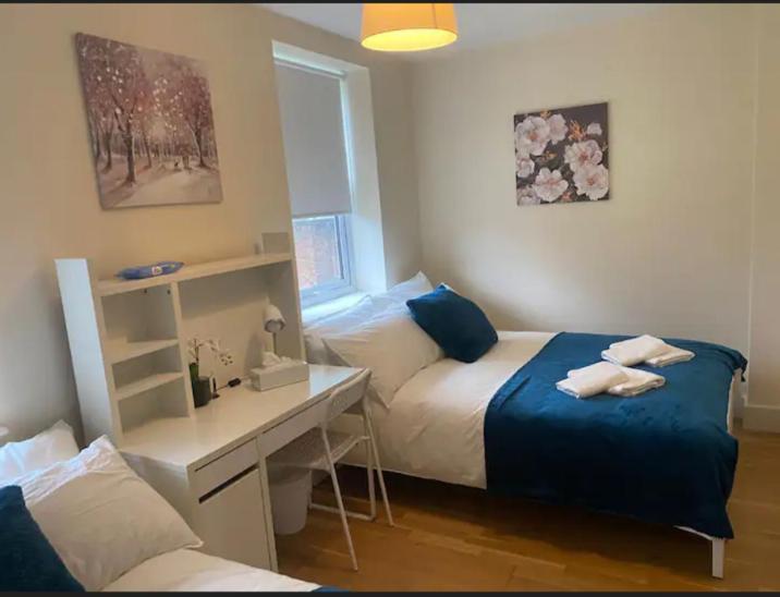 Private In Euston Square, Londres