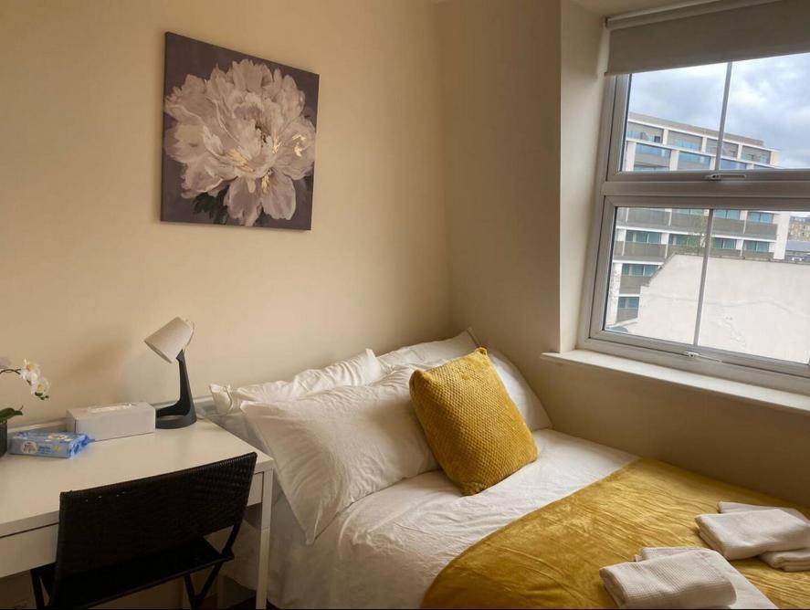 Private In Euston Square, Séjour chez l'habitant