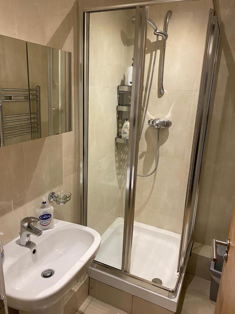 Private Near Euston Station, Londres