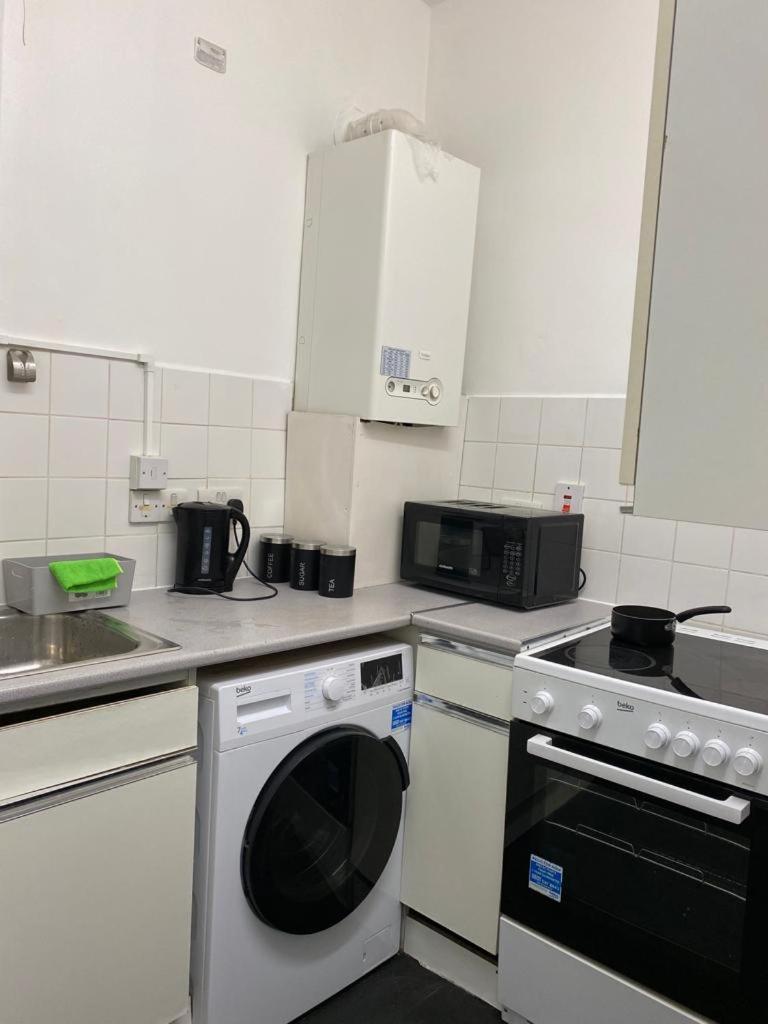 Private Bedrooms In Camden Town, Londen