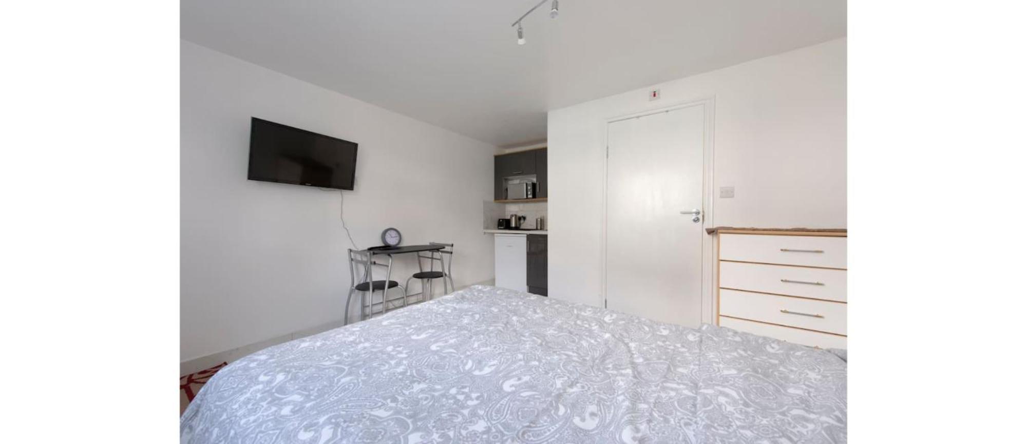 Apartment Newly Renovated Cozy In North London