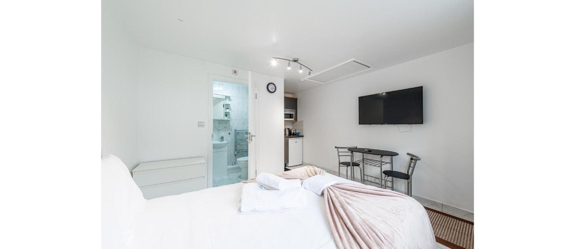 Apartamento Newly Renovated Cozy Studio #2 Londres