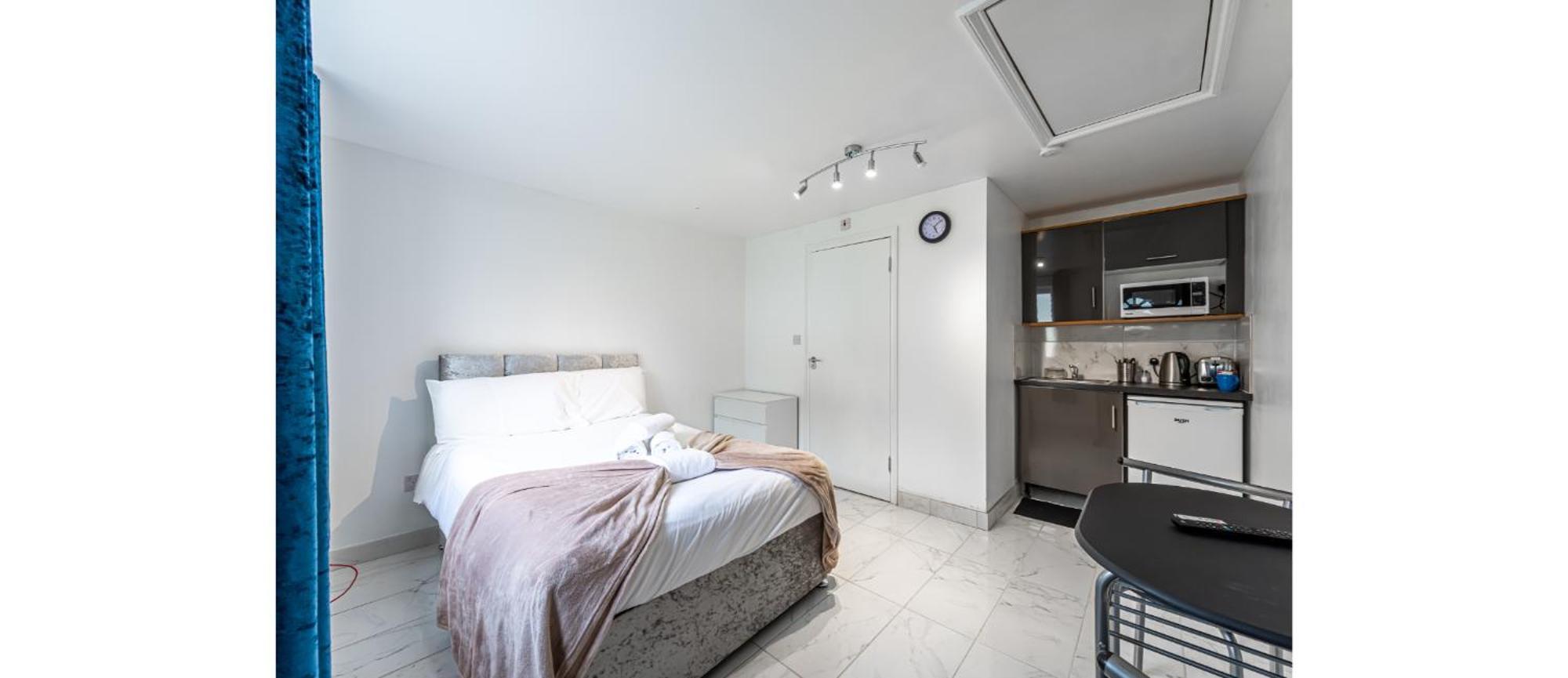Newly Renovated Cozy Studio #2 * Londres