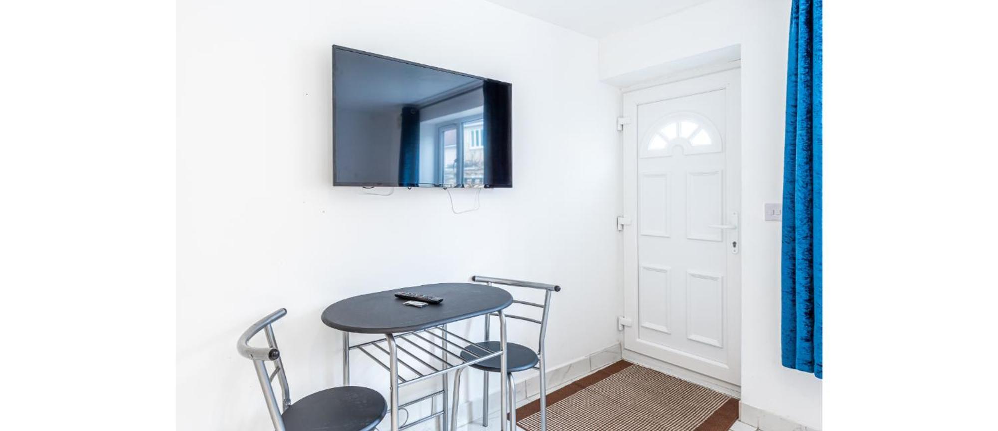 Newly Renovated Cozy Studio #2 Apartamento *