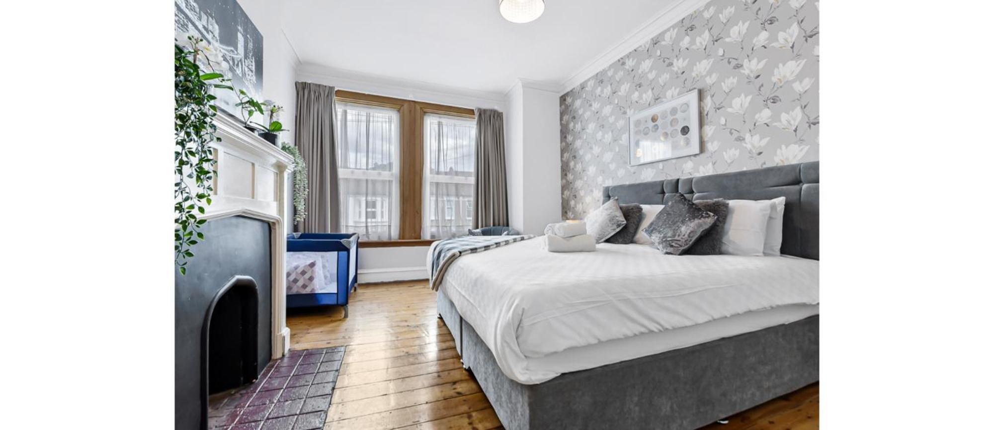 City Escape: Sleek And Comfy 3 Bedroom House W/ Garden Appartement Londres