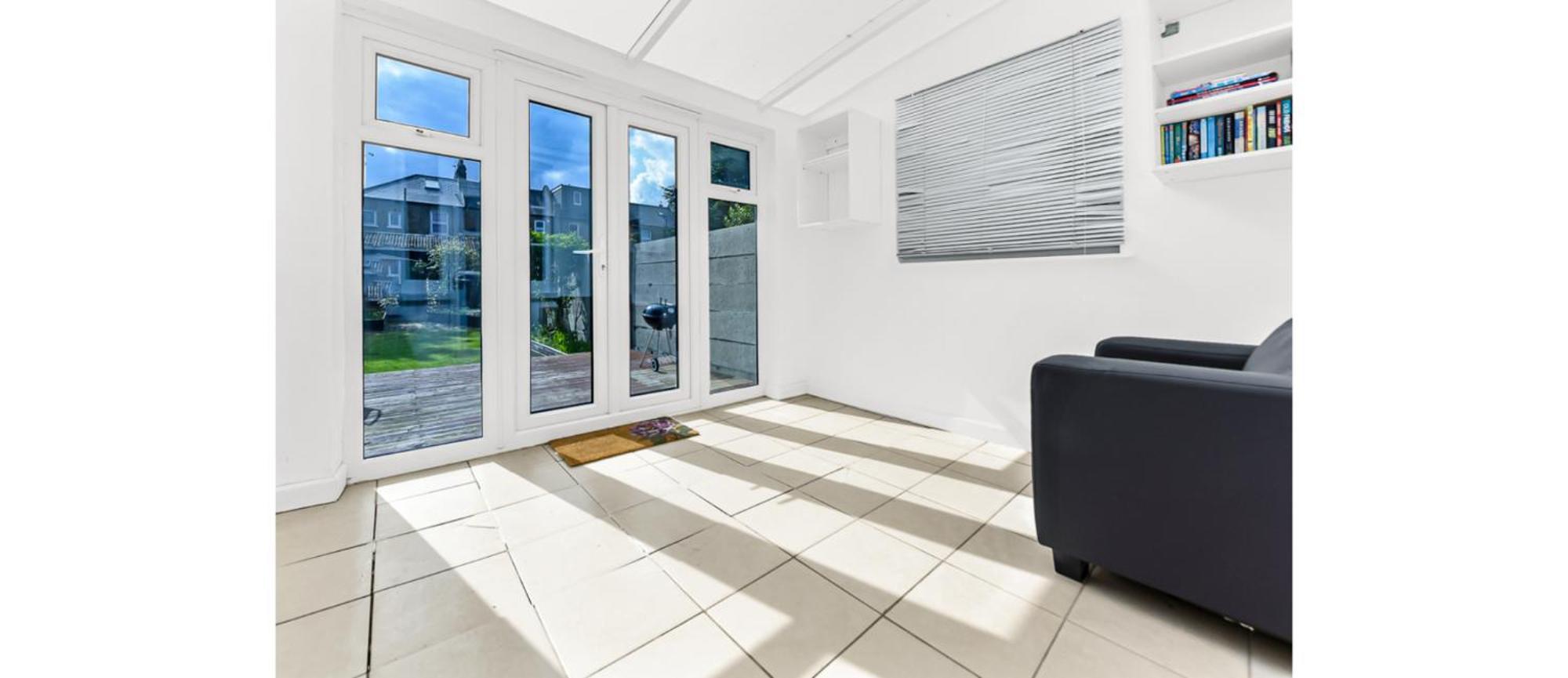 City Escape: Sleek And Comfy 3 Bedroom House W/ Garden Londres