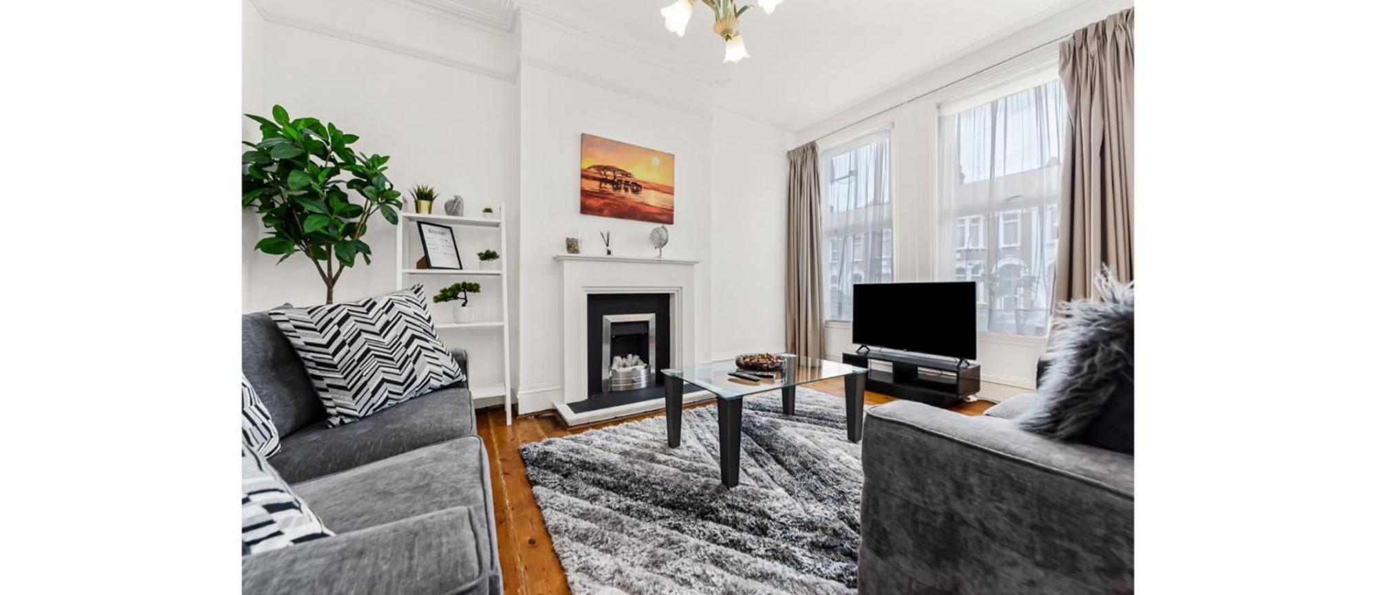 City Escape: Sleek And Comfy 3 Bedroom House W/ Garden Apartamento