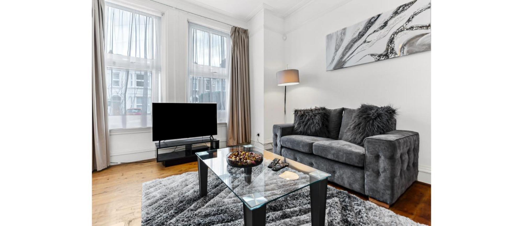 City Escape: Sleek And Comfy 3 Bedroom House W/ Garden Appartement