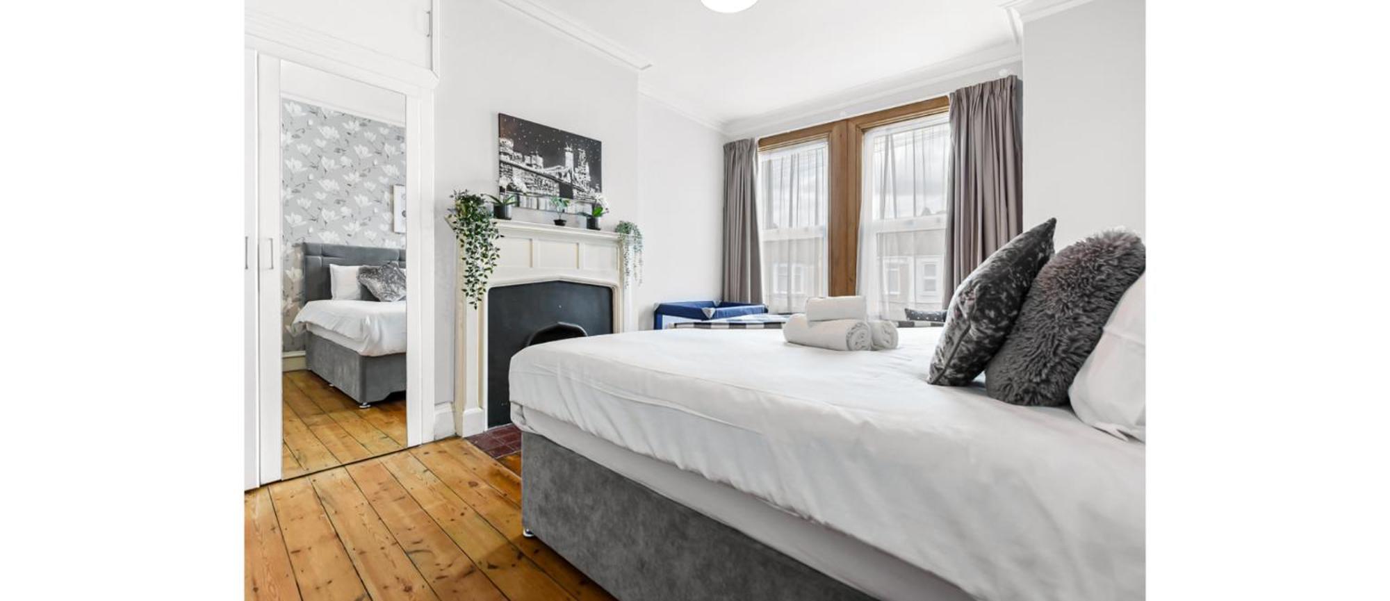 Apartamento City Escape: Sleek And Comfy 3 Bedroom House W/ Garden *
