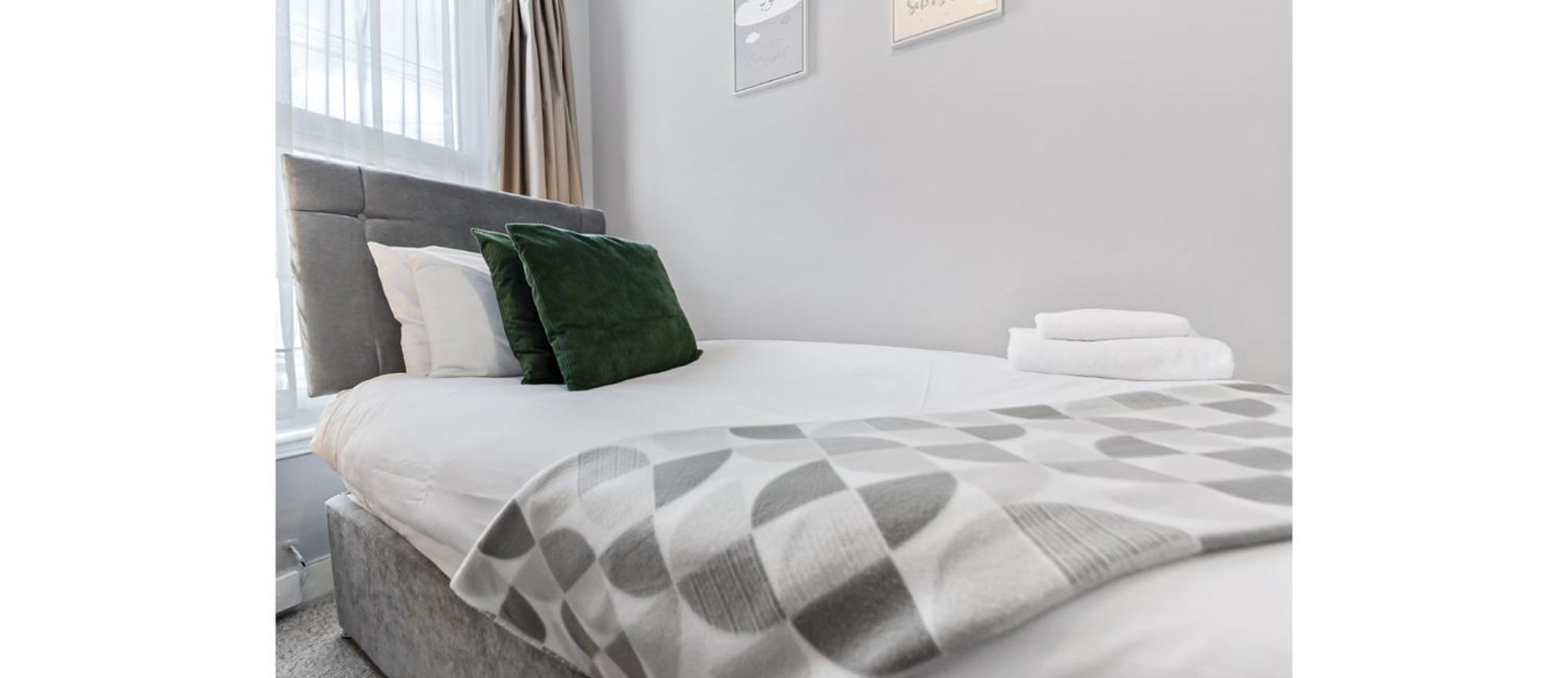 City Escape: Sleek And Comfy 3 Bedroom House W/ Garden Londres