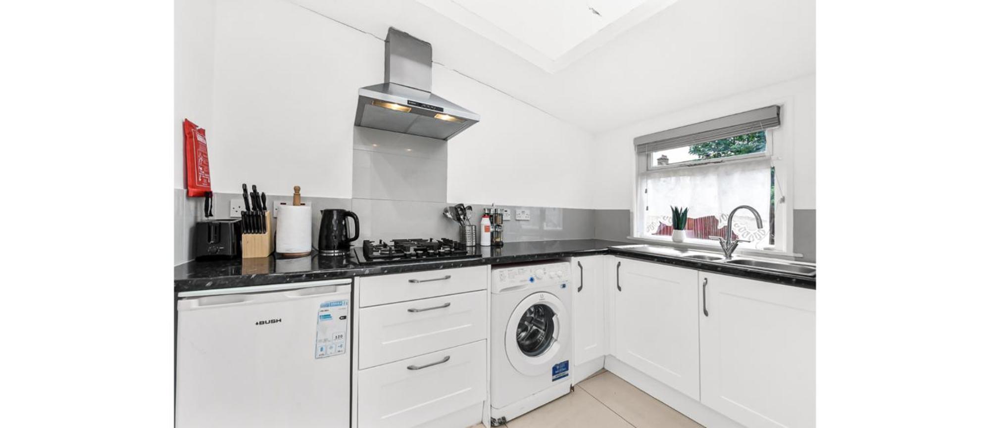 City Escape: Sleek And Comfy 3 Bedroom House W/ Garden Apartamento