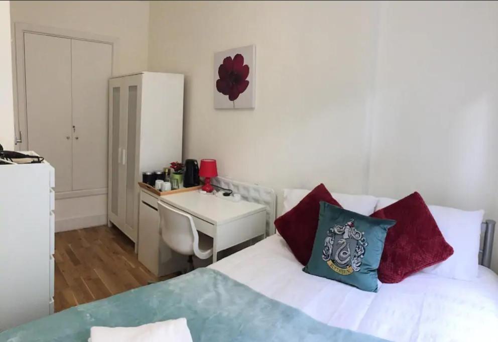 Quarto em Acomodações Particulares Comfort Bedrooms Near Euston - 161/2 *