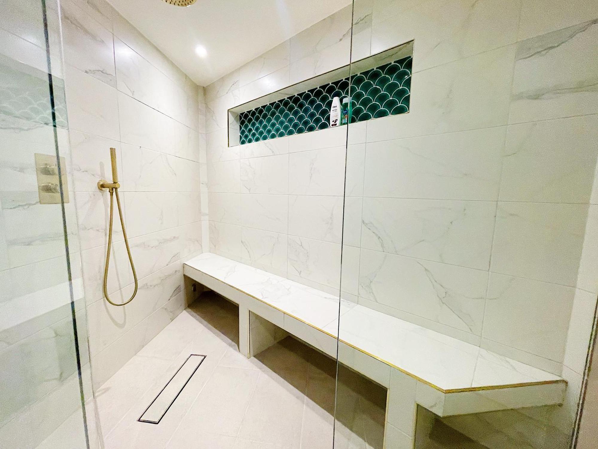 Appartement Hidden Retreat With Steam Room, King Bed Near Tube Londres