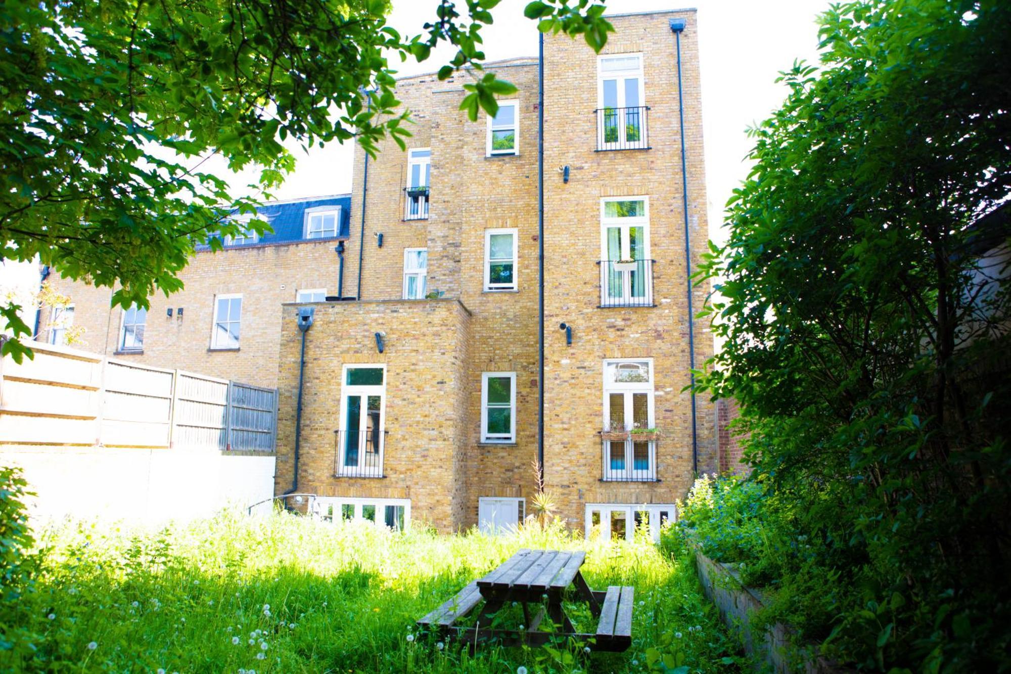 Hidden Retreat With Steam Room, King Bed Near Tube Londres