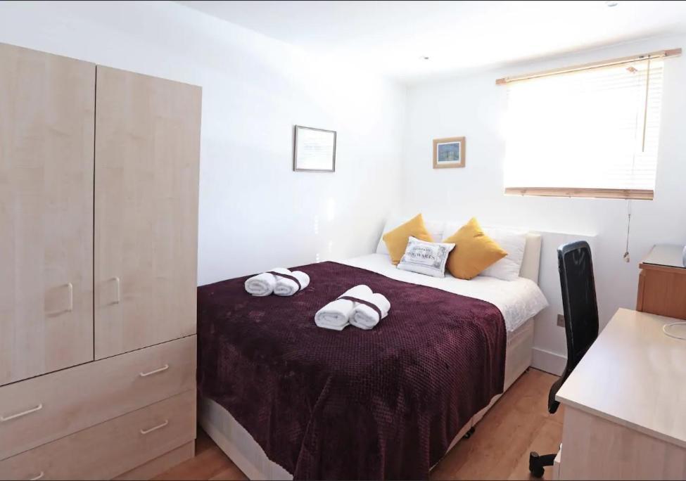 Lovely Private Bedrooms In Euston Station - 121 Hospedagem domiciliar Londres