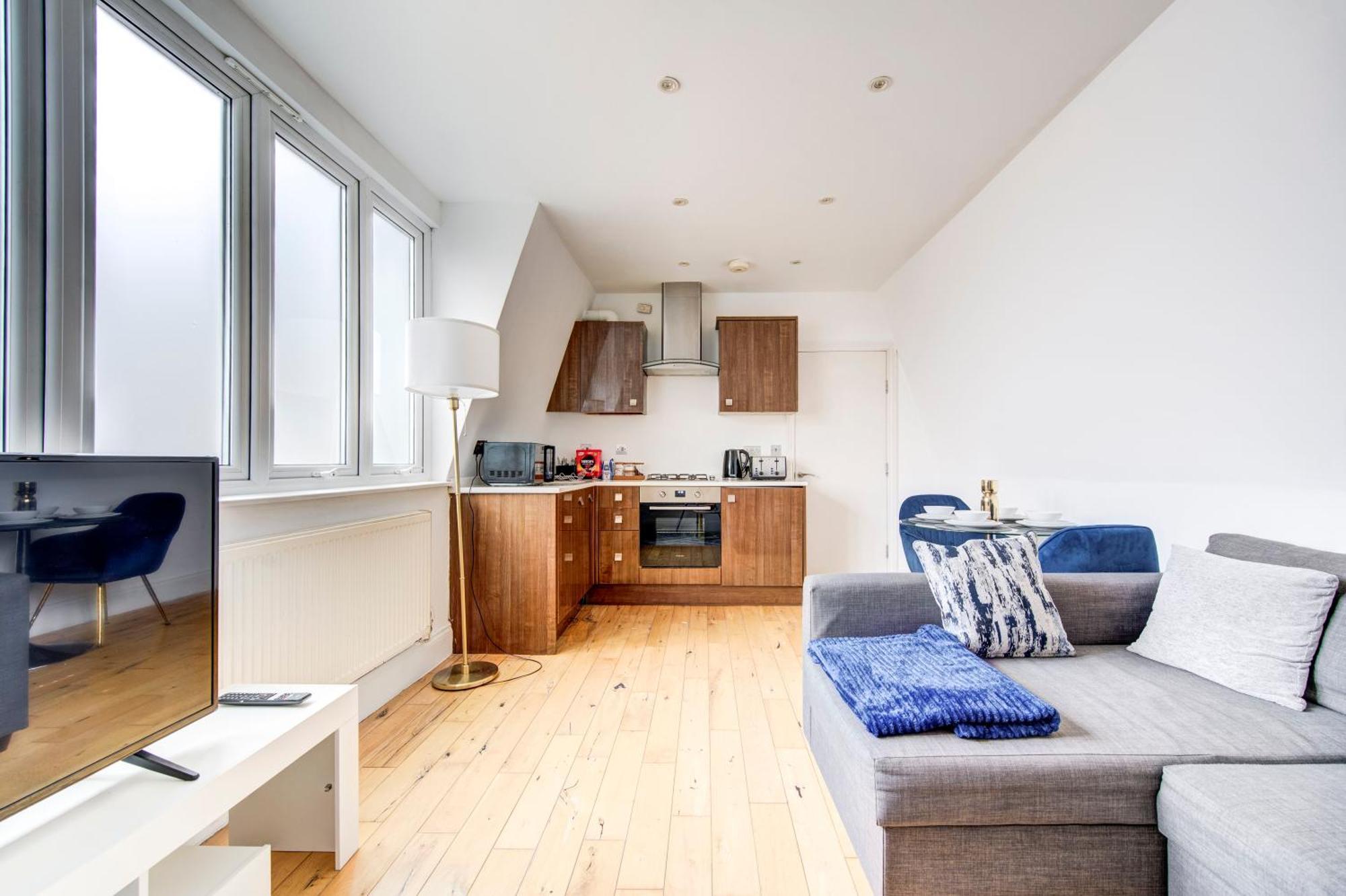 Spacious 1 Bed Near Central - 5 Per Cent Off Weekly Bookings ! Apartment London