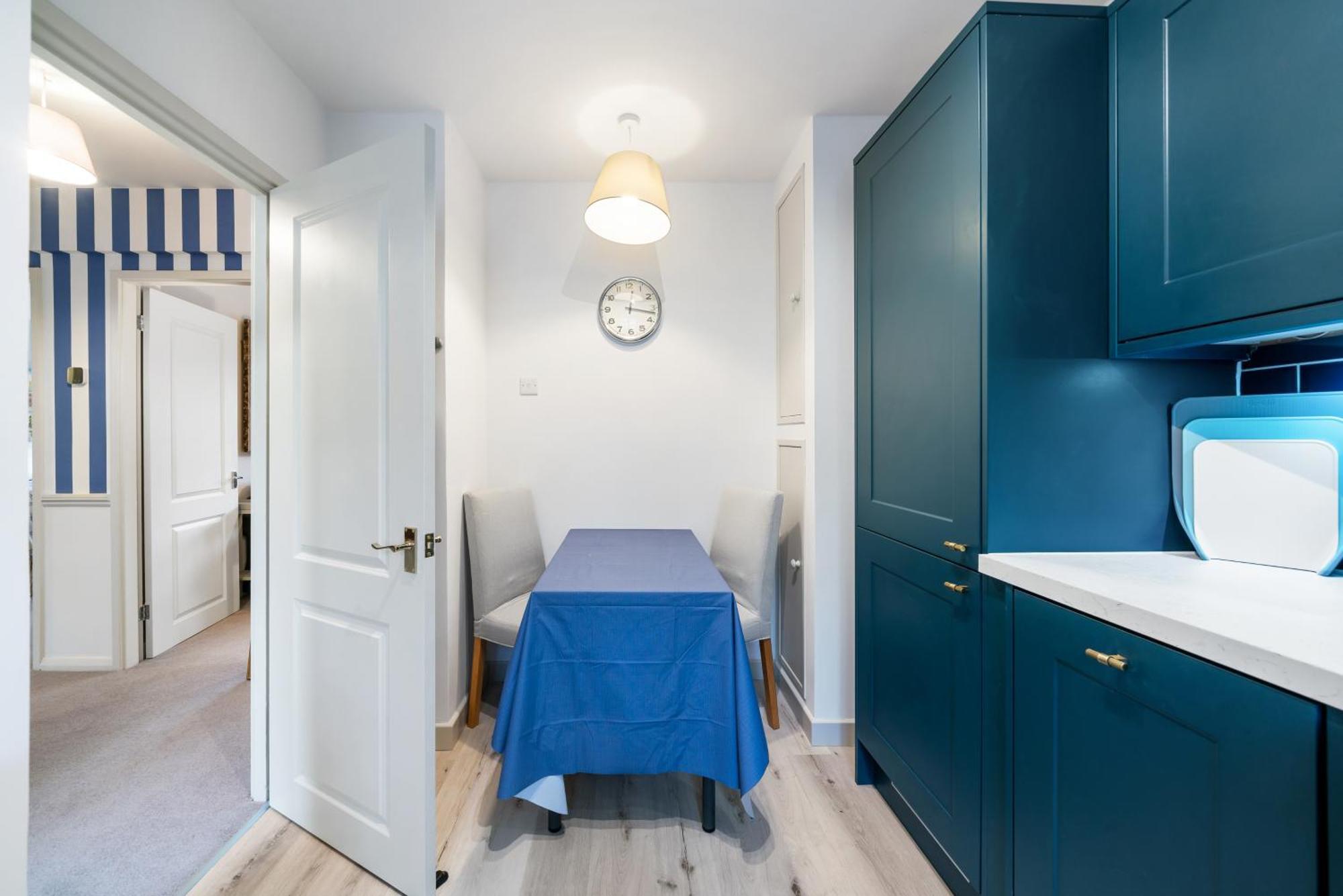 Bright & Cosy Gem ~ Battersea Park View ~ King Bed London
