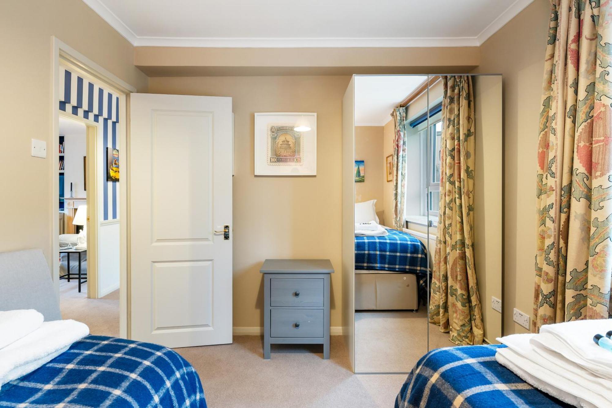 Bright & Cosy Gem ~ Battersea Park View ~ King Bed *