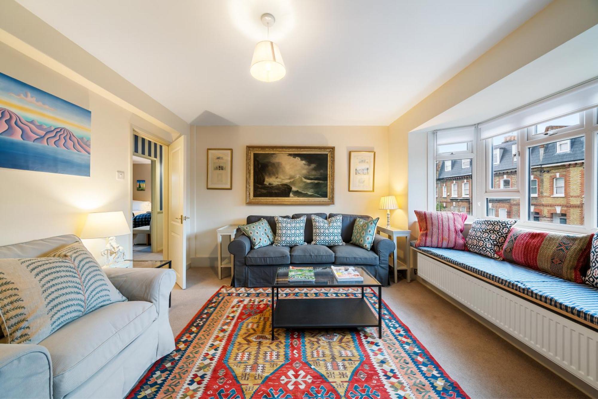 Bright & Cosy Gem ~ Battersea Park View ~ King Bed