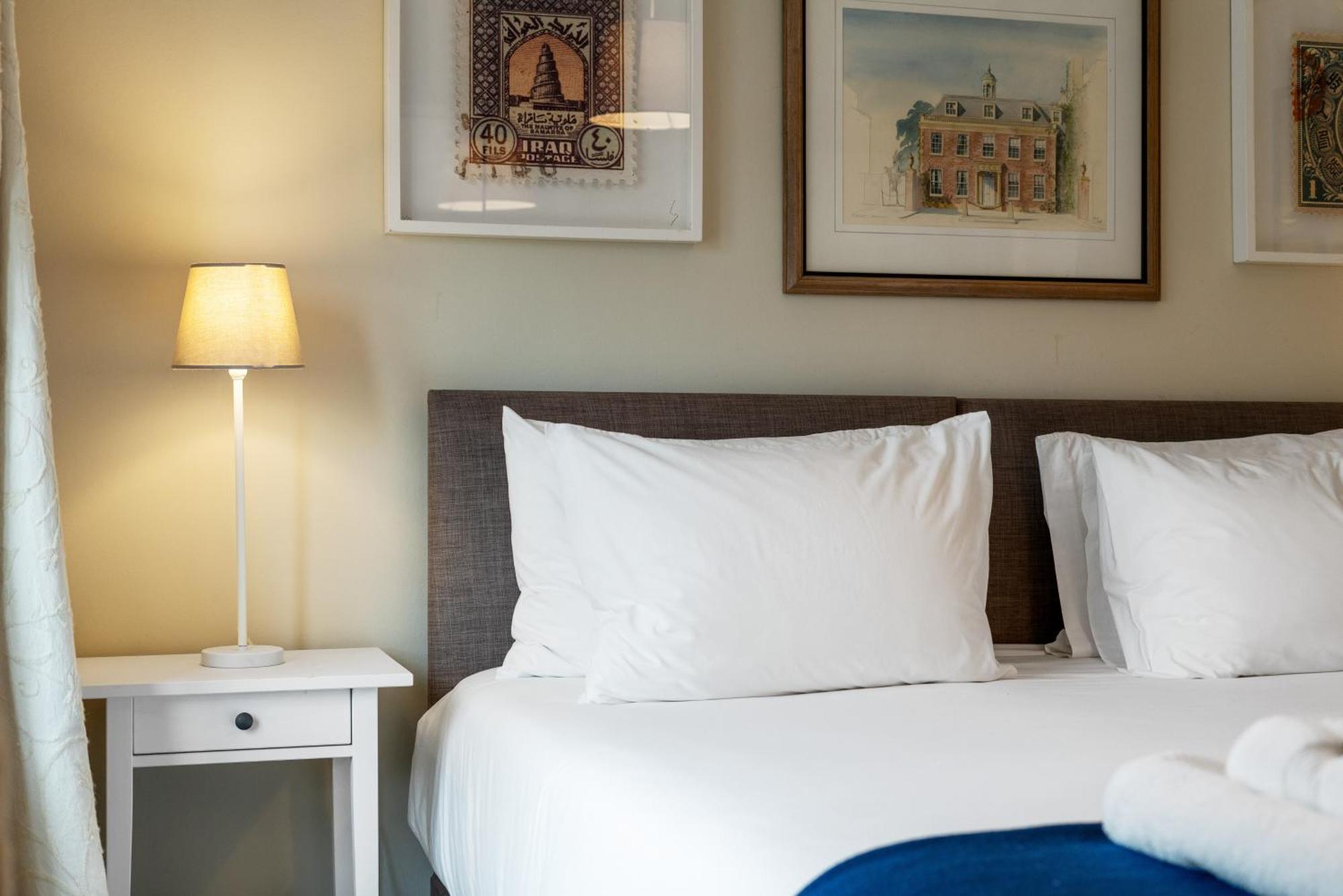 Apartment Bright & Cosy Gem ~ Battersea Park View ~ King Bed