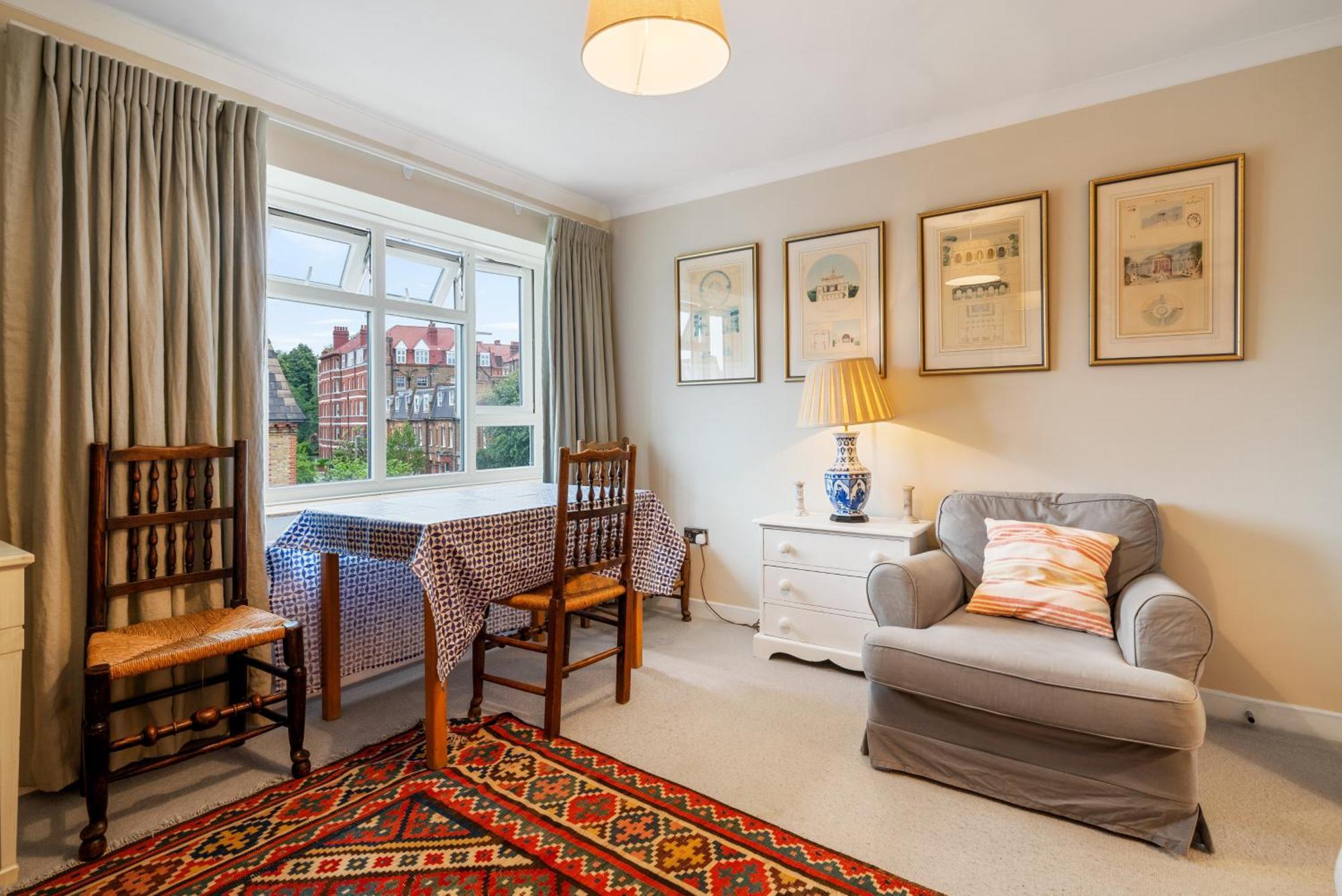 Apartment Bright & Cosy Gem ~ Battersea Park View ~ King Bed
